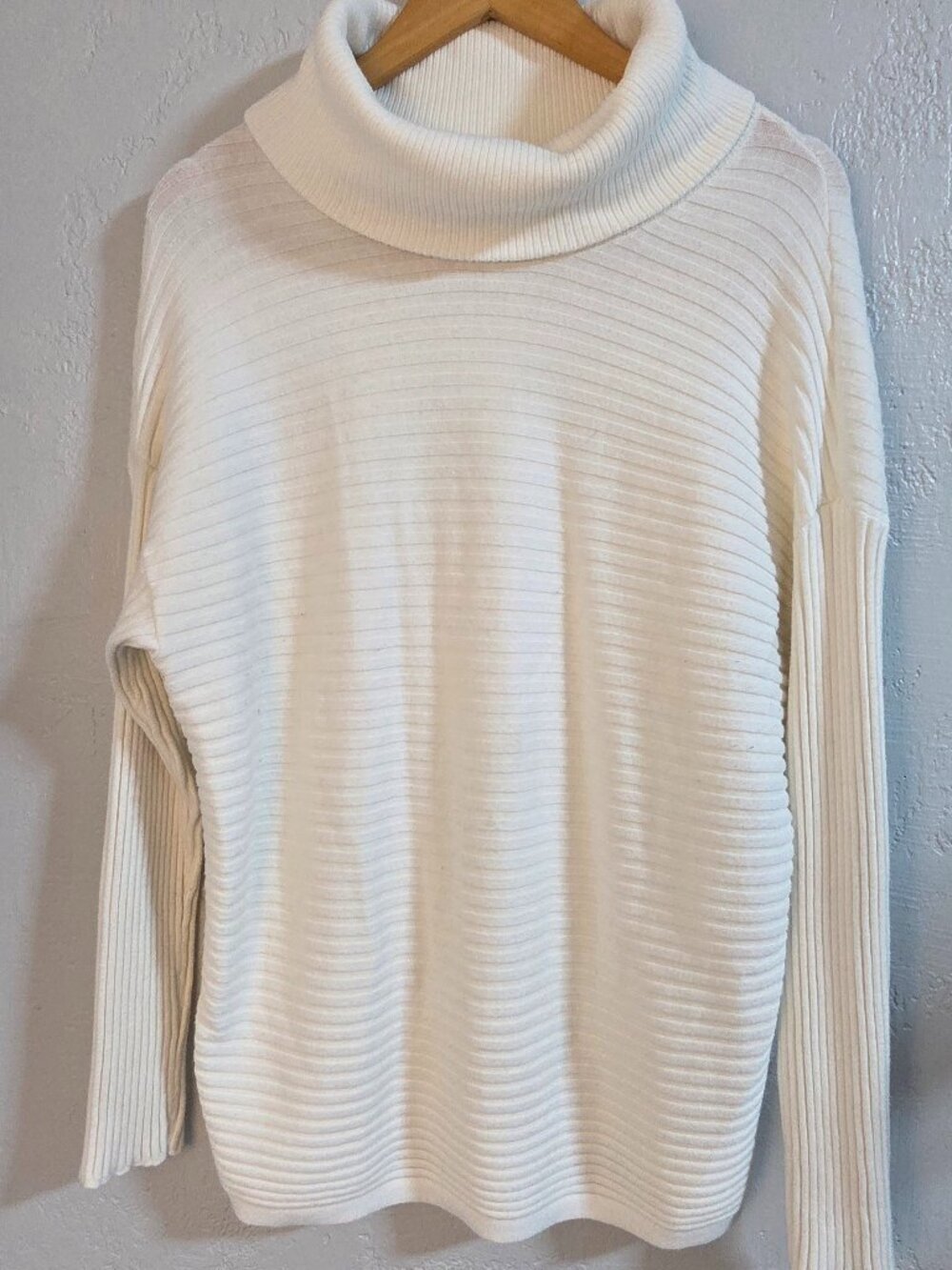 Chico's Zenergy Cream Cowl Neck Ribbed Knit Sweater Size 2 Large 12/14 Cozy